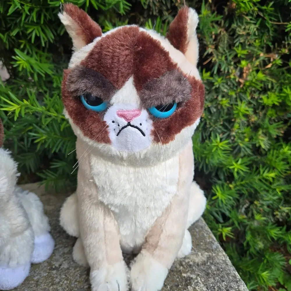 Grumpy Cat stuffed animals by Ganz and Ripple‎ Junction lot of two. Read